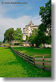 images/Europe/Italy/Dolomites/Rosengarten/Castle/castle-06.jpg