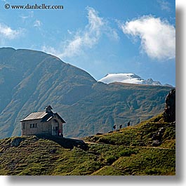 images/Europe/Italy/Dolomites/Rosengarten/Houses/mtn-church-1.jpg