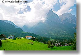 images/Europe/Italy/Dolomites/Rosengarten/Valley/rosengarten-valley-07.jpg