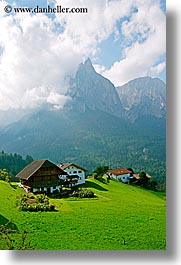 images/Europe/Italy/Dolomites/Rosengarten/Valley/rosengarten-valley-08.jpg