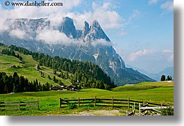 images/Europe/Italy/Dolomites/Rosengarten/Valley/rosengarten-valley-10.jpg