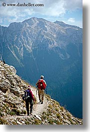 images/Europe/Italy/Dolomites/Rosengarten/rosengarten-hikers-01.jpg