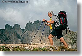 images/Europe/Italy/Dolomites/Rosengarten/rosengarten-hikers-04.jpg