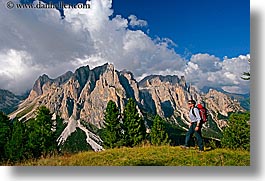 images/Europe/Italy/Dolomites/Rosengarten/rosengarten-hikers-12.jpg