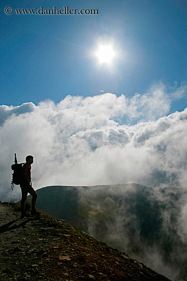 mtn-cloud-hiker-04.jpg