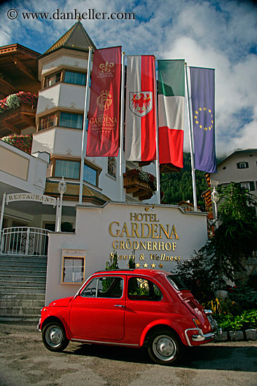 hotel-gardena-n-red-car-2.jpg