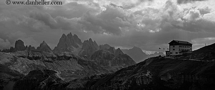 auronzo-hut-w-pano.jpg