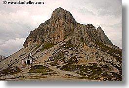 images/Europe/Italy/Dolomites/TreCimeDiLavaredo/church-n-mtn.jpg