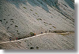 images/Europe/Italy/Dolomites/TreCimeDiLavaredo/mtn-bikers-on-path-2.jpg