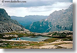 images/Europe/Italy/Dolomites/TreCimeDiLavaredo/mtn-lake.jpg