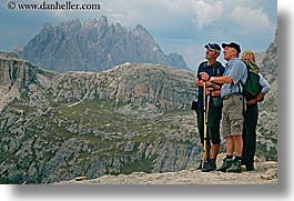 images/Europe/Italy/Dolomites/TreCimeDiLavaredo/tre_cime_di_lavaredo-hikers-1.jpg