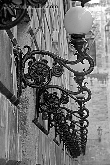 rows-of-street_lamps-2-bw.jpg