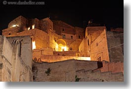 images/Europe/Italy/Puglia/Matera/Town/stone-homes-on-hill-4.jpg
