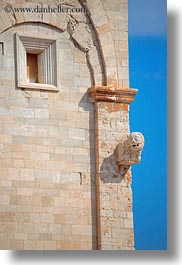 buildings, churches, europe, italy, ornaments, puglia, sky, trani, vertical, walls, photograph