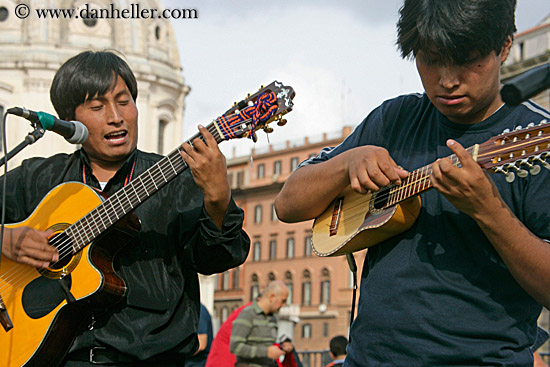 peruvian-guitar-players-2.jpg
