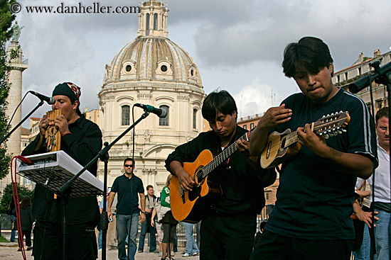 peruvian-guitar-players-4.jpg