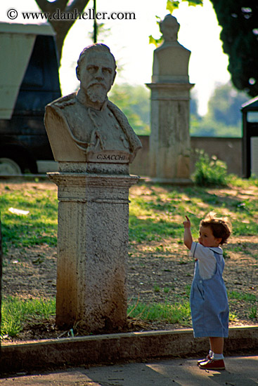 toddler-pointing-at-statue.jpg