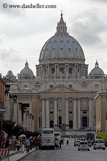road-to-st_peters-cathedral.jpg