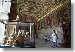 archways, europe, hallway, horizontal, italy, museums, rome, structures, vatican, photograph