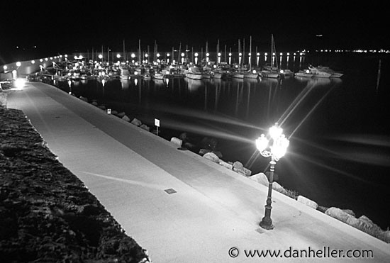 lamp-harbor-bw.jpg