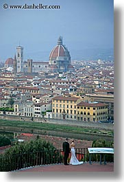 brides, cities, cityscapes, couples, europe, florence, groom, italy, men, tuscany, vertical, womens, photograph