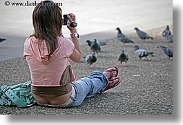 cameras, europe, florence, horizontal, humor, italy, people, sitting, thai, tourists, tuscany, video, womens, photograph