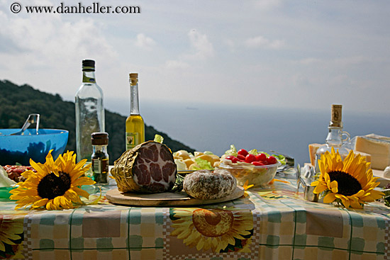 picnic-table-setting-1.jpg