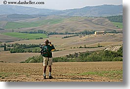 europe, hikers, horizontal, italy, people, scenery, scenics, tuscany, photograph