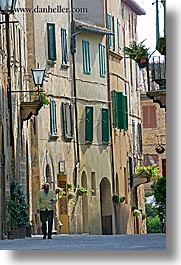 europe, italy, narrow streets, pedestrians, people, pienza, streets, towns, tuscany, vertical, walking, photograph