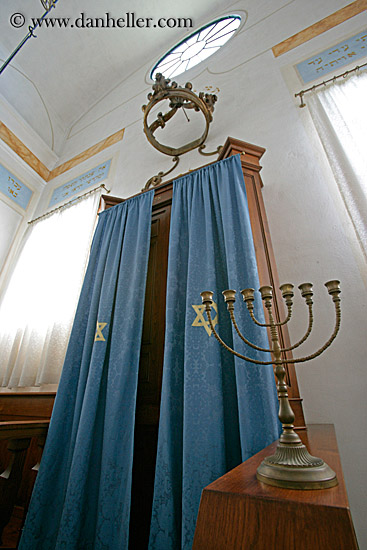 synagogue-interior-9.jpg