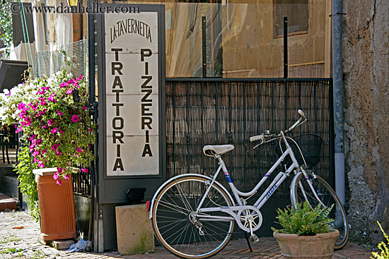 bike-n-pizzeria-sign.jpg