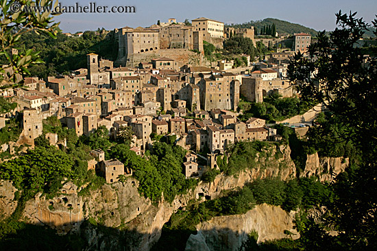 sorano-cliff-city-4.jpg
