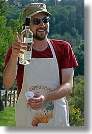 apron, europe, happy, hats, italy, leaders, men, picnic, posing, roberto, sunglasses, tourists, tuscany, vertical, white wine, wines, photograph