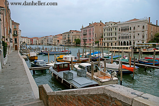 boats-in-canal-07.jpg