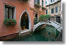ca dei conti, canals, europe, horizontal, hotels, italy, slow exposure, venecia, venezia, venice, photograph