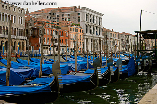 blue-topped-gondolas-2.jpg