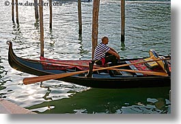 boats, canals, europe, gondolas, gondolier, horizontal, italy, men, venecia, venezia, venice, photograph