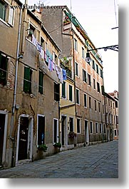 images/Europe/Italy/Venice/Laundry/hanging_laundry-2.jpg