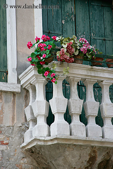 balcony-n-flowers.jpg