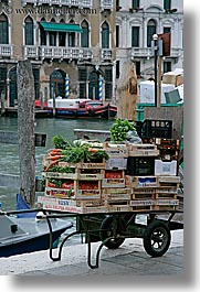 carts, europe, foods, italy, market, slow exposure, venecia, venezia, venice, vertical, photograph