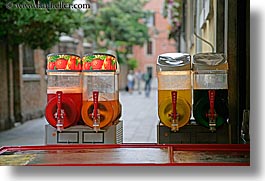 images/Europe/Italy/Venice/Misc/fruity-drink-maker-2.jpg