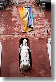 europe, flags, italy, peace, statues, venecia, venezia, venice, vertical, photograph