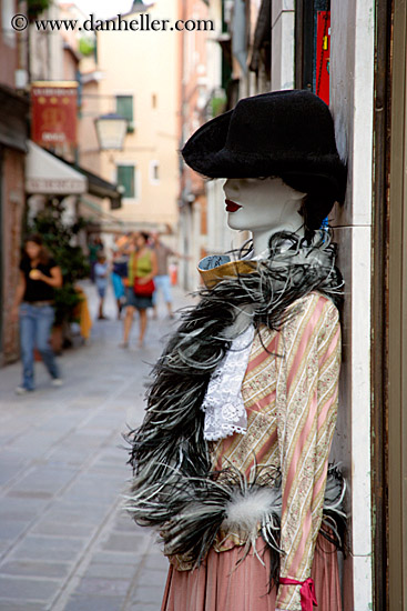 venetian-mannequin.jpg