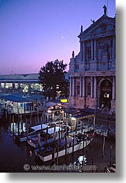 images/Europe/Italy/Venice/Nite/night02.jpg