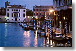 images/Europe/Italy/Venice/Nite/night07.jpg
