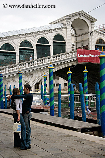 lovers-at-rialto-bridge.jpg