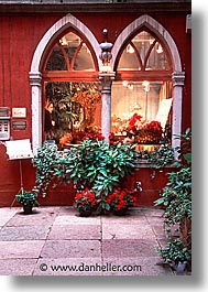 europe, flowers, italy, shops, streets, venecia, venezia, venice, vertical, photograph