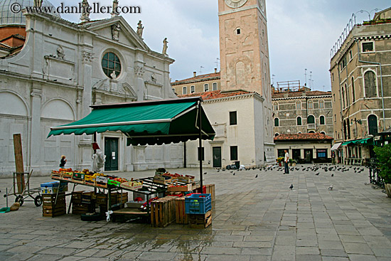 food-cart-in-square-1.jpg