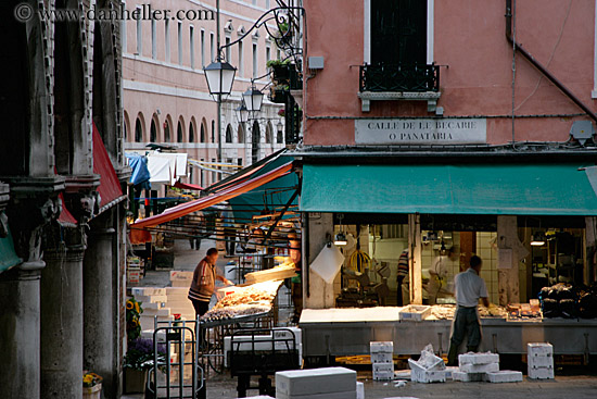 market-at-dawn-4.jpg