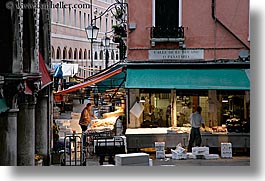 images/Europe/Italy/Venice/Streets/market-at-dawn-4.jpg